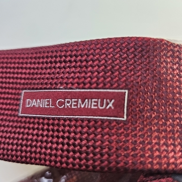 Daniel Cremieux- 100% Silk- Made in France- reddish maroon- formal - Picture 8 of 8